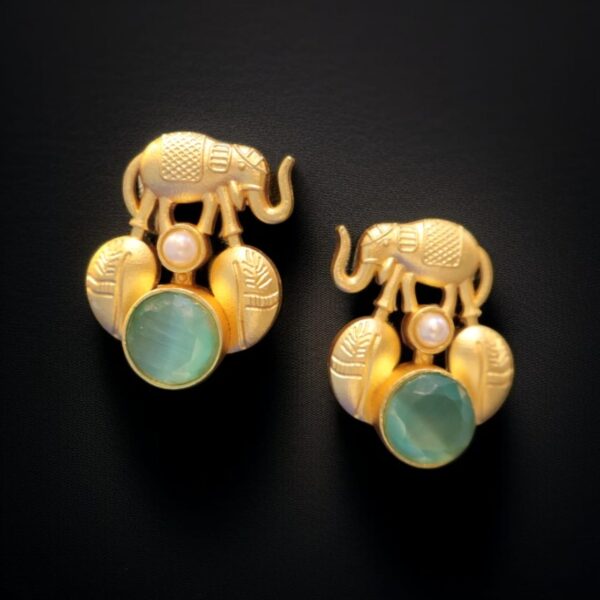 Golden Premium classic statement earring - Image 2