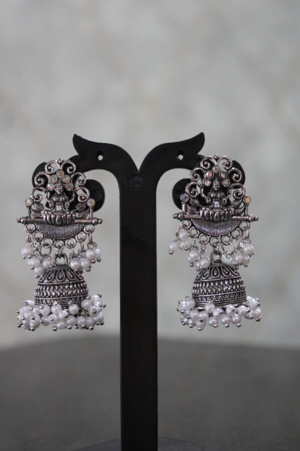 Rajwadi Pearl Lakshmi Earrings - Image 4