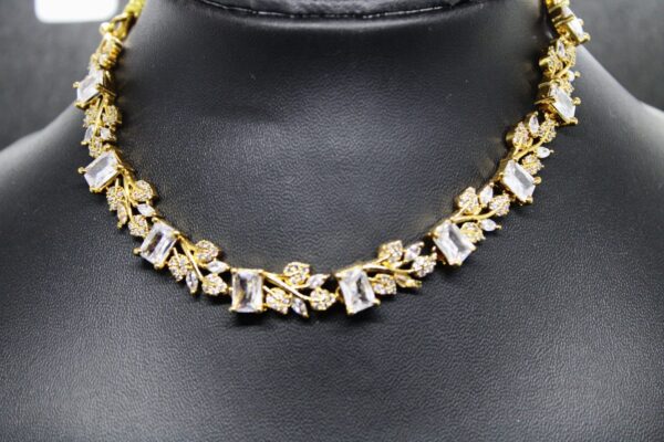 Stone studded floral design neckpiece set - Image 3