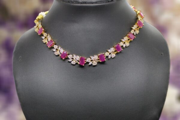 Stone studded floral design neckpiece set - Image 5