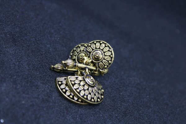 Golden contemporary drop earring - Image 2