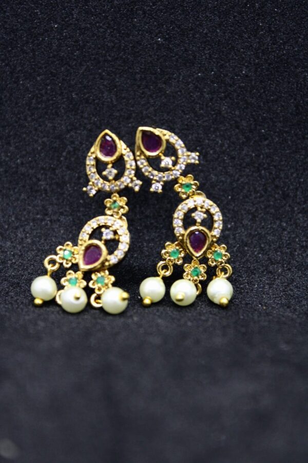 Premium leaf motif pearl necklace set - Image 4