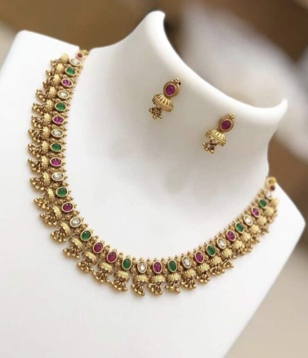 Matte finish Kempu stone delicate necklace set