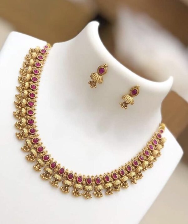 Matte finish Kempu stone delicate necklace set - Image 3
